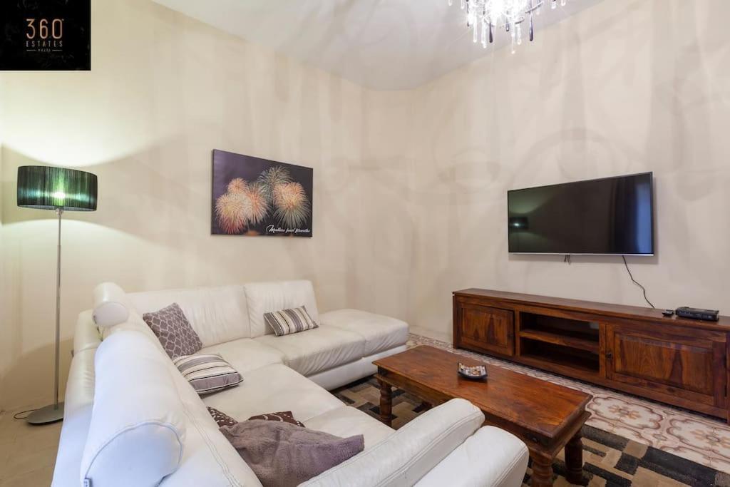 Beautiful, Typical Maltese 4Br Home With Roof Top By 360 Estates Sliema Exterior photo